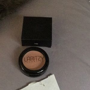 Laritzy Cosmetics Cream Highlighter in Fine New/Opened only for picture